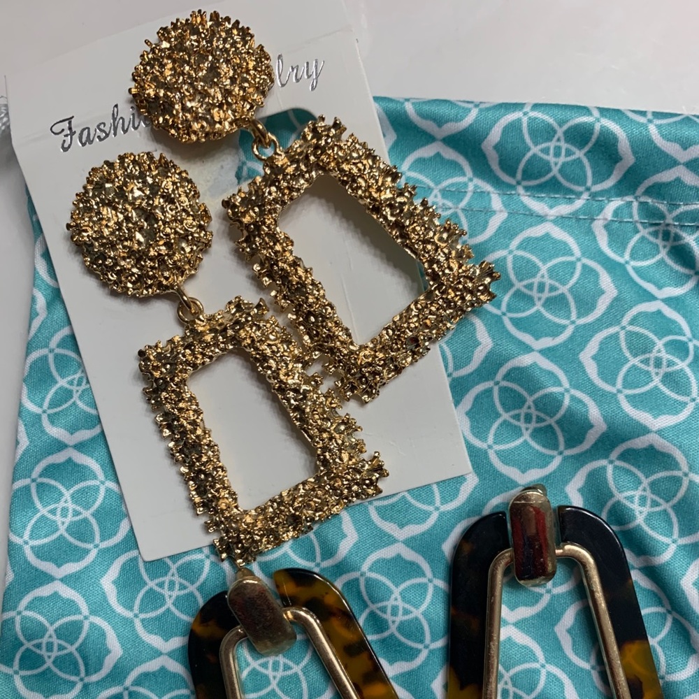 2 pairs of generic brand door knocker earrings